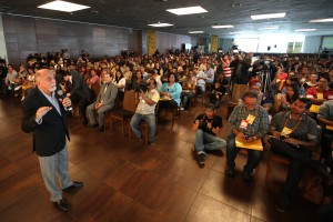 Começou na manhã desta segunda-feira, no Centro de Convenções da Amazônia, Hangar, o Publicom 2016. O Encontro de Comunicação do Pará, promovido pela Secretaria de Comunicação do Estado, oferece qualificação e networking por meio de oficinas, mesas de debate e palestras para assessores, Imprensa, profissionais e estudantes de comunicação paraenses. Na foto, o governador Simão Jatene durante a abertura do evento. FOTO: ANTONIO SILVA / AG. PARÁ DATA: 02.05.2016 BELÉM - PARÁ